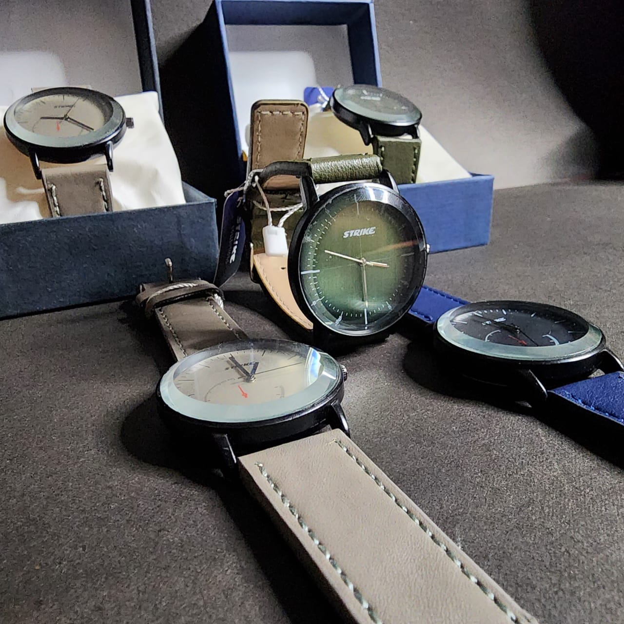 Minimalist Men's Analog Watch by Strike Collections – Stylish Leather Strap Timepiece