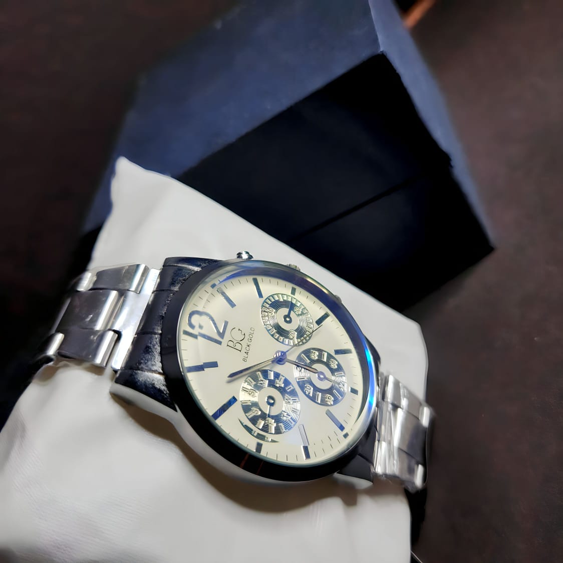 Men's Stainless Steel Watch – Elegant Metal Strap Timepiece