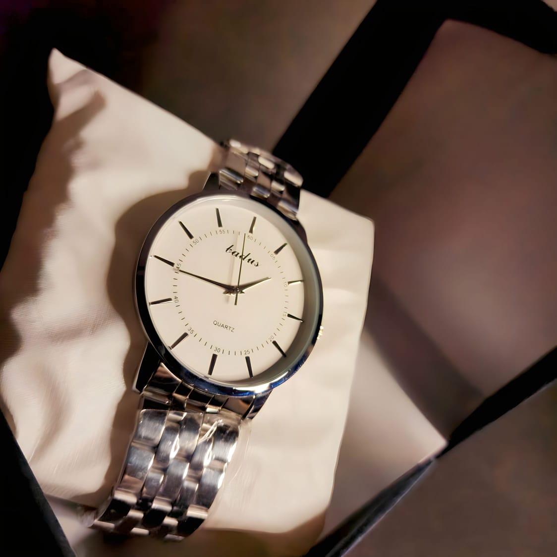 Kadas Men’s Classic Silver Quartz Watch – Ultra-Slim Stainless Steel Dress Watch with Clean White Dial