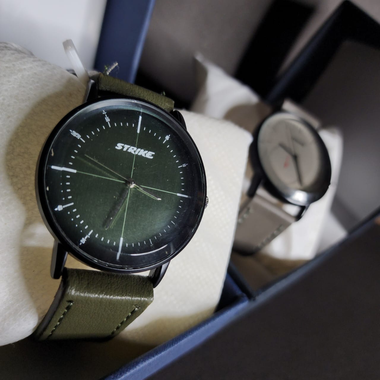 Minimalist Men's Analog Watch by Strike Collections – Stylish Leather Strap Timepiece